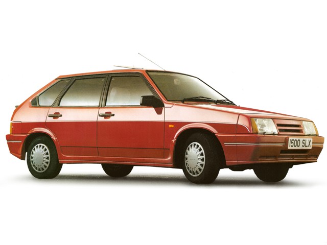 ВАЗ 2109 короткокрылая, экспортный вариант, красного цвета 2